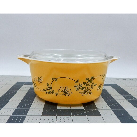 Pyrex Shenandoah Casserole Baking Dish 474-B Yellow W/Lid Green Floral 1.5 Liter - Picture 1 of 15